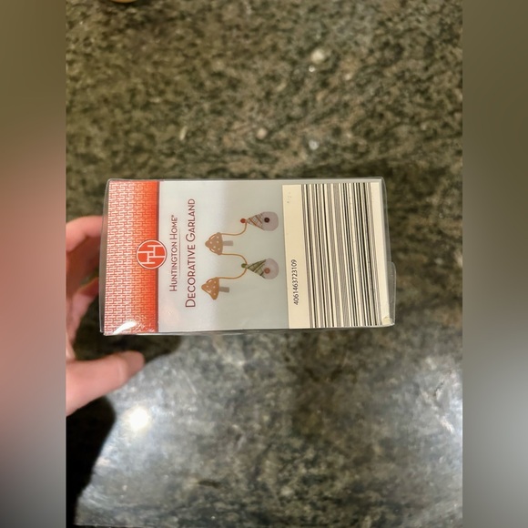 Huntington Home Cute Decorative 6.13 Ft. Garland - Great Mantel Decor - Picture 4 of 8